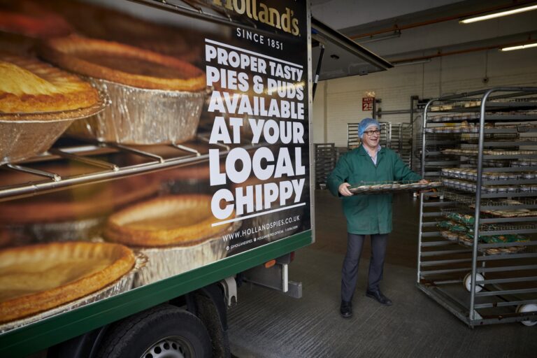 Hollands Pies into van